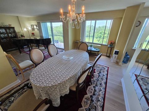 Tiny photo for 7033 N Kedzie Avenue #606, Chicago, IL 60645 (MLS # 12400461)