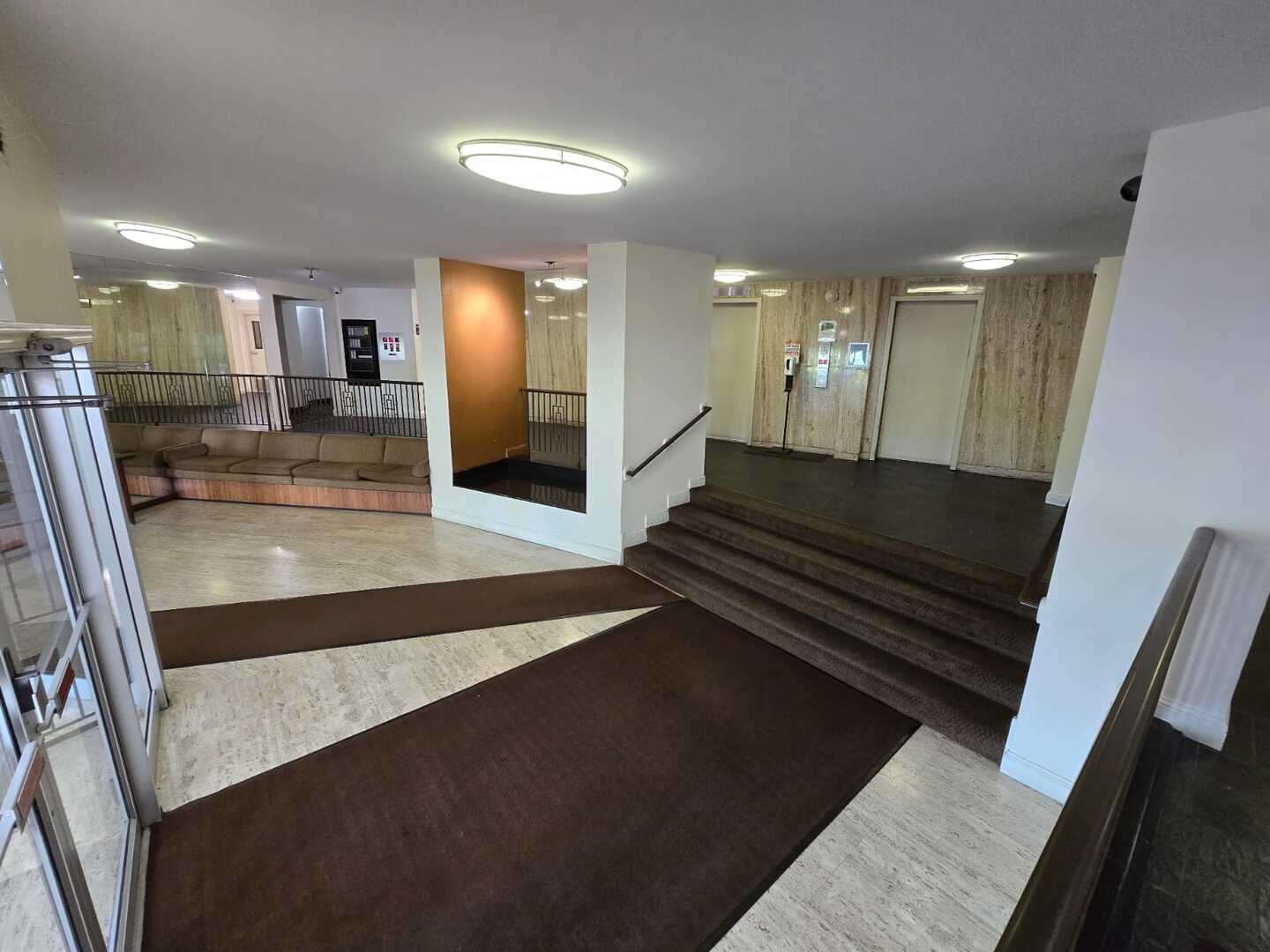 7033 N Kedzie Avenue 606