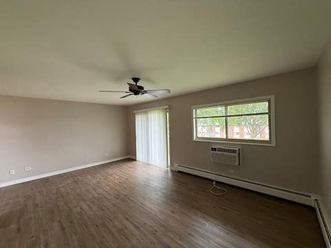 Tiny photo for 690 Marilyn Avenue #206, Glendale Heights, IL 60139 (MLS # 12722167)