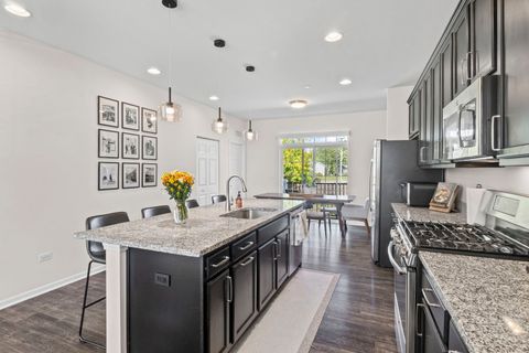 Tiny photo for 2548 Huntleigh Lane, Woodridge, IL 60517 (MLS # 12509812)