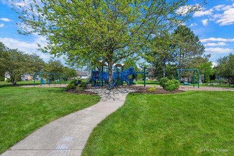 Tiny photo for 9 Crimson Court #9, Lake In The Hills, IL 60156 (MLS # 12584637)