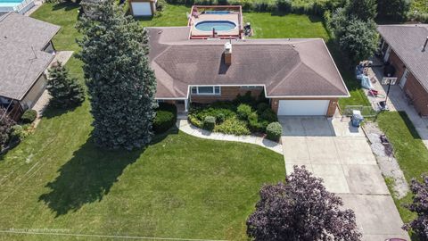 Tiny photo for 125 N Oak Leaf Drive, Addison, IL 60101 (MLS # 12647775)