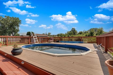 Tiny photo for 125 N Oak Leaf Drive, Addison, IL 60101 (MLS # 12647775)