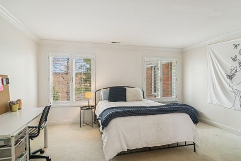 Tiny photo for 1653 N Belmont Court, Arlington Heights, IL 60004 (MLS # 12521185)