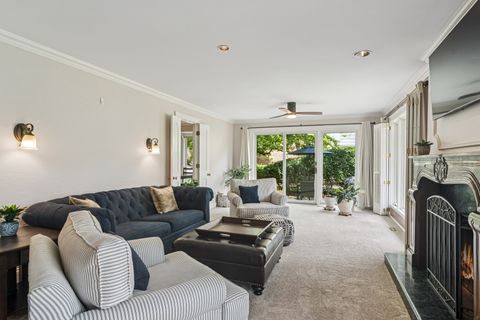 Tiny photo for 1653 N Belmont Court, Arlington Heights, IL 60004 (MLS # 12521185)