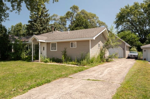 Photo of 1612 Burry Circle Drive, Crest Hill, IL 60403 (MLS # 12721900)