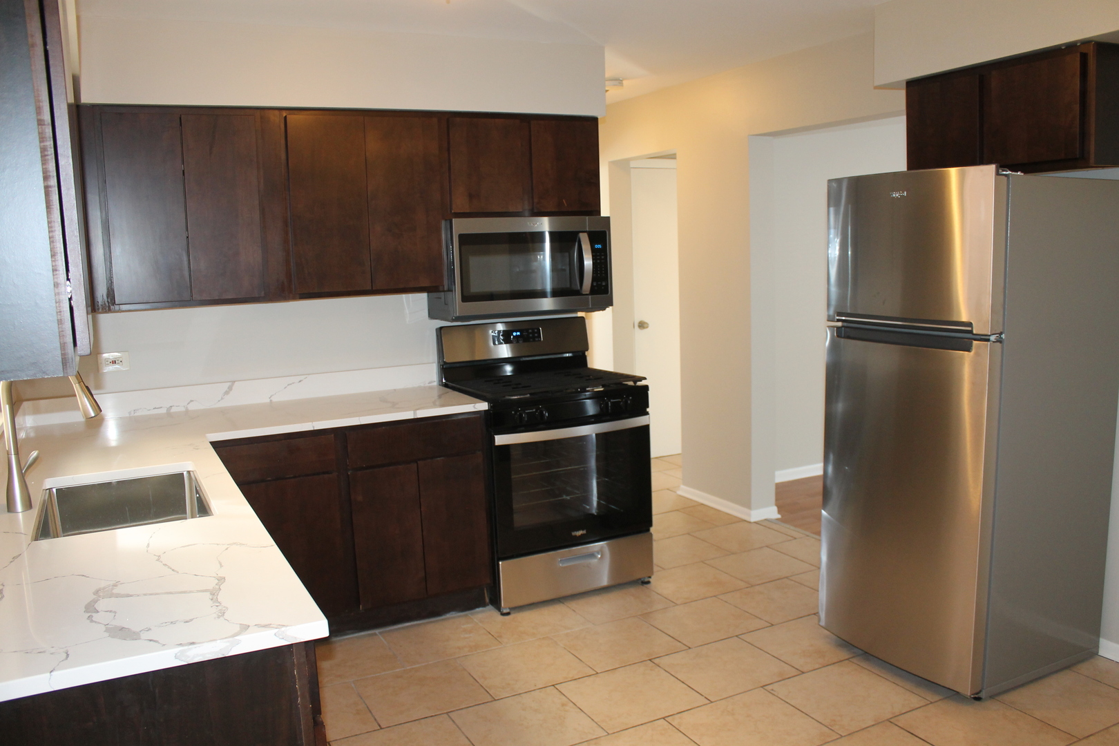 3229 Commercial Avenue, South Chicago Heights, IL, 60411 2 3229 Commercial Avenue