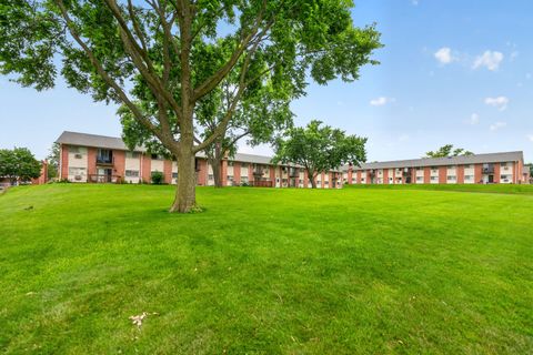 Tiny photo for 703 Fullerton Avenue #207, Glendale Heights, IL 60139 (MLS # 12690943)
