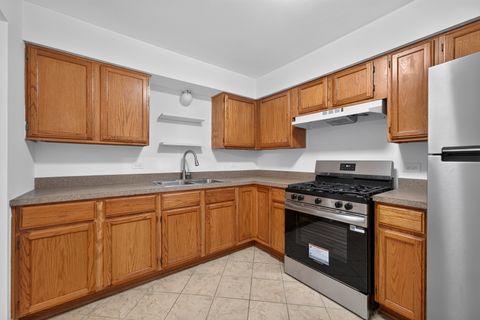 Tiny photo for 703 Fullerton Avenue #207, Glendale Heights, IL 60139 (MLS # 12690943)