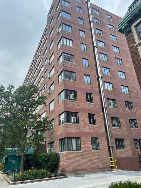 Photo of Chicago, IL 60613 (MLS # 12445918) Photo of Chicago, IL 60613 (MLS # 12445918)