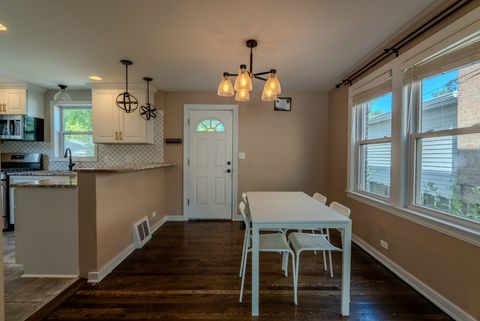 Tiny photo for 4210 Maple Avenue, Brookfield, IL 60513 (MLS # 12497431)