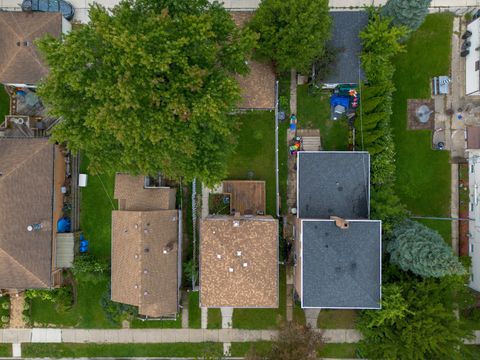 Tiny photo for 4210 Maple Avenue, Brookfield, IL 60513 (MLS # 12497431)