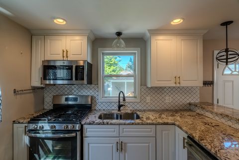 Tiny photo for 4210 Maple Avenue, Brookfield, IL 60513 (MLS # 12497431)