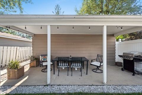 Tiny photo for 4210 Maple Avenue, Brookfield, IL 60513 (MLS # 12497431)