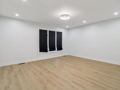 Tiny photo for 325 Colony Green Drive, Bloomingdale, IL 60108 (MLS # 12548197)