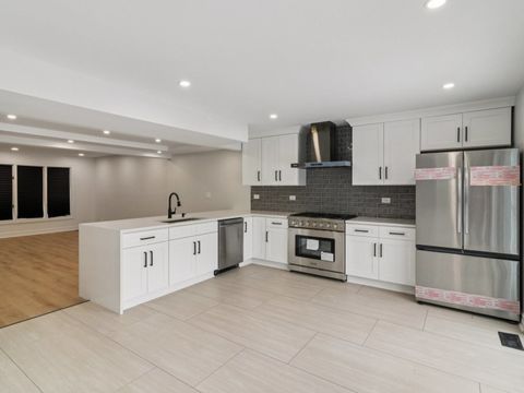 Tiny photo for 325 Colony Green Drive, Bloomingdale, IL 60108 (MLS # 12548197)