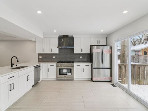 Tiny photo for 325 Colony Green Drive, Bloomingdale, IL 60108 (MLS # 12548197)