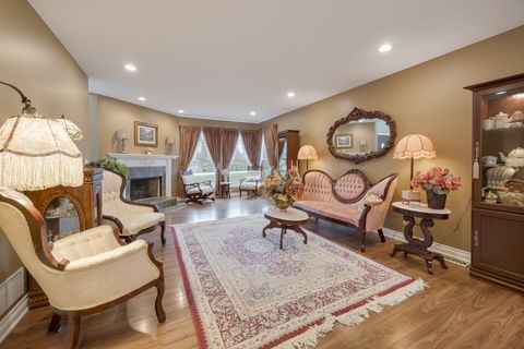 Tiny photo for 23w531 W Walnut Street, Roselle, IL 60172 (MLS # 12607378)