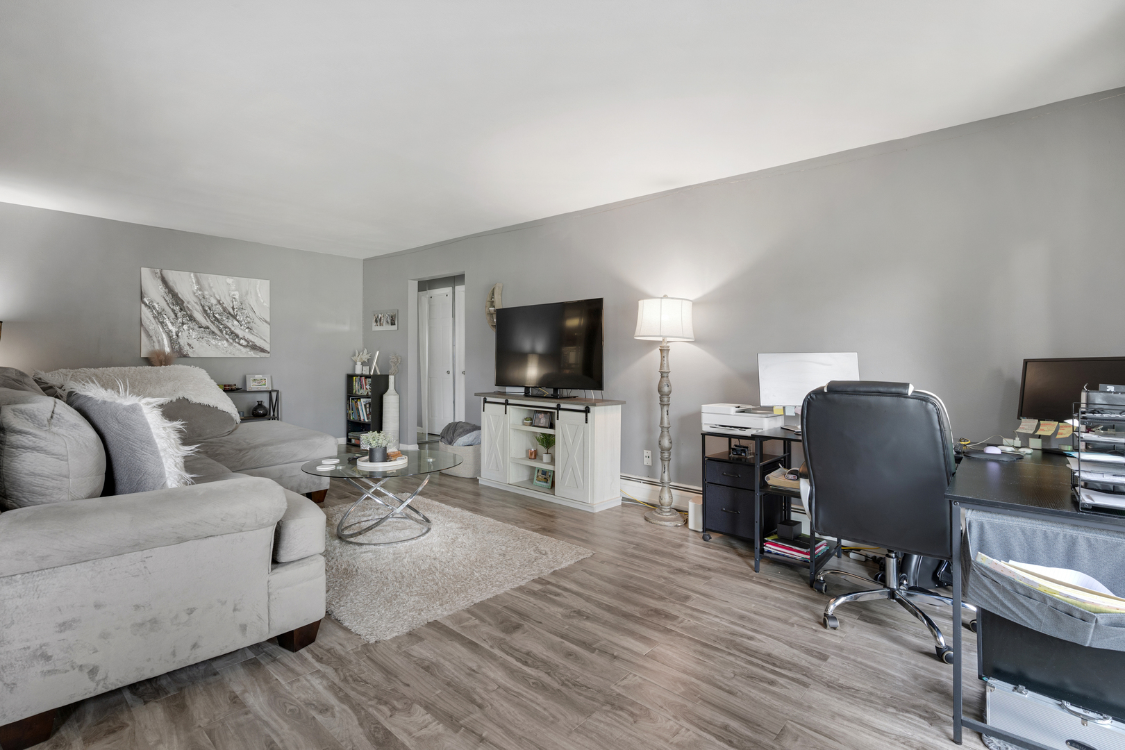 2642 N Windsor Drive 102