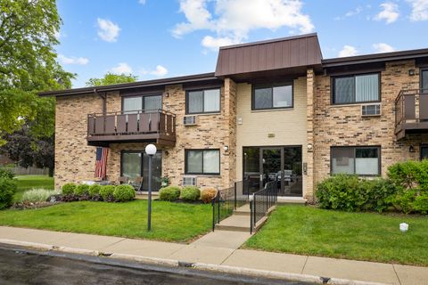 2642 N Windsor Drive 102 Arlington Heights IL 60004