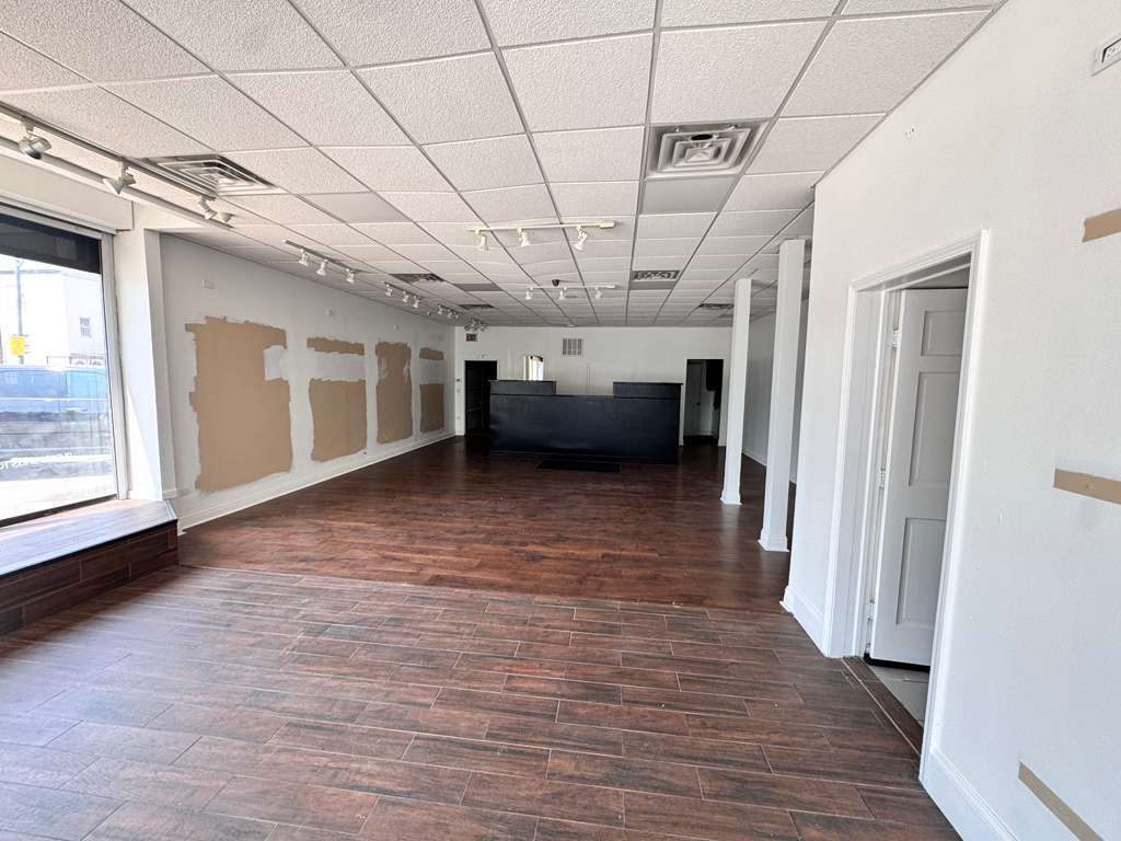 4324 W Fullerton Avenue