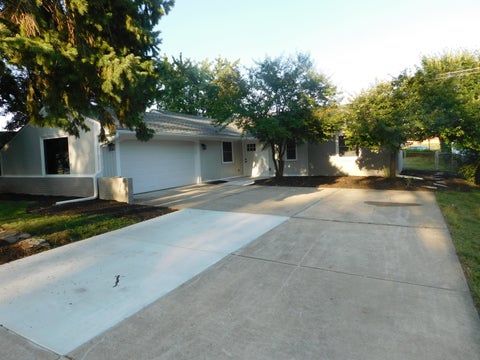 Photo of 212 N Pinecrest Road, Bolingbrook, IL 60440 (MLS # 12752256)