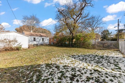Tiny photo for 1407 W Clark Street, Champaign, IL 61821 (MLS # 12514956)