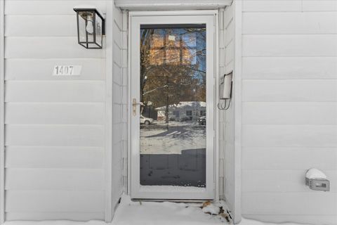 Tiny photo for 1407 W Clark Street, Champaign, IL 61821 (MLS # 12514956)