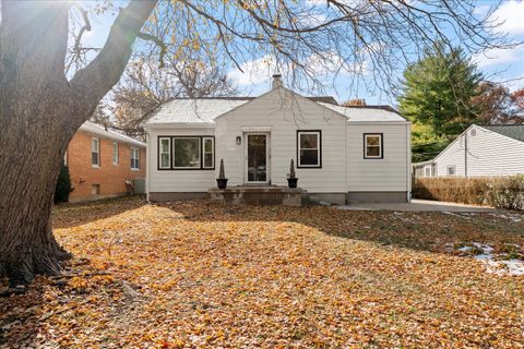 Photo of 1407 W Clark Street, Champaign, IL 61821 (MLS # 12514956)