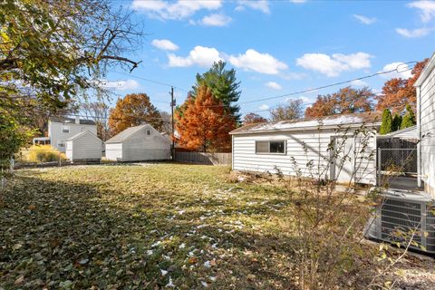 Tiny photo for 1407 W Clark Street, Champaign, IL 61821 (MLS # 12514956)