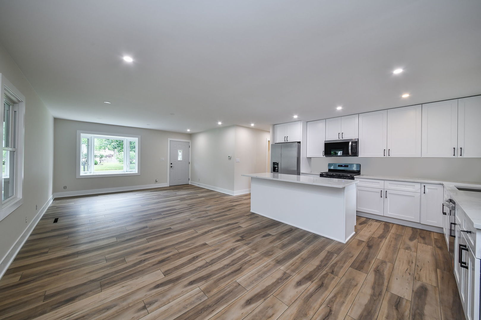 828 Valley Lane