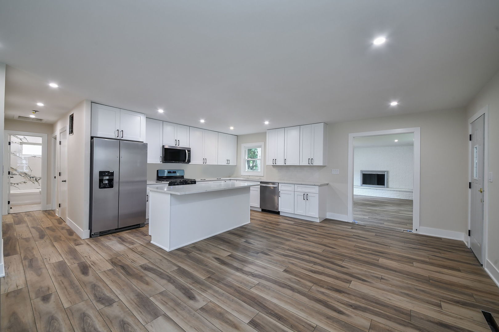 828 Valley Lane