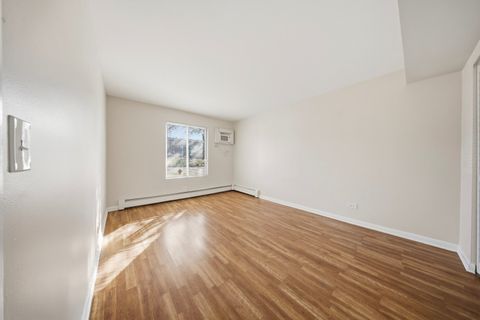 Tiny photo for 291 Gregory Street #6, Aurora, IL 60504 (MLS # 12505484)