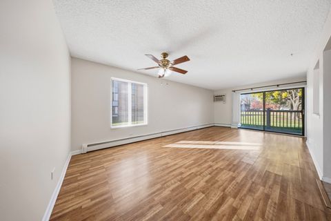 Tiny photo for 291 Gregory Street #6, Aurora, IL 60504 (MLS # 12505484)
