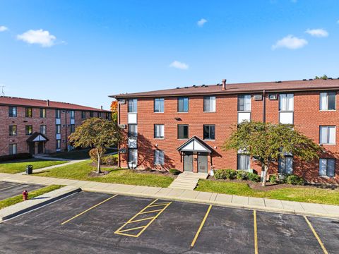 Tiny photo for 291 Gregory Street #6, Aurora, IL 60504 (MLS # 12505484)
