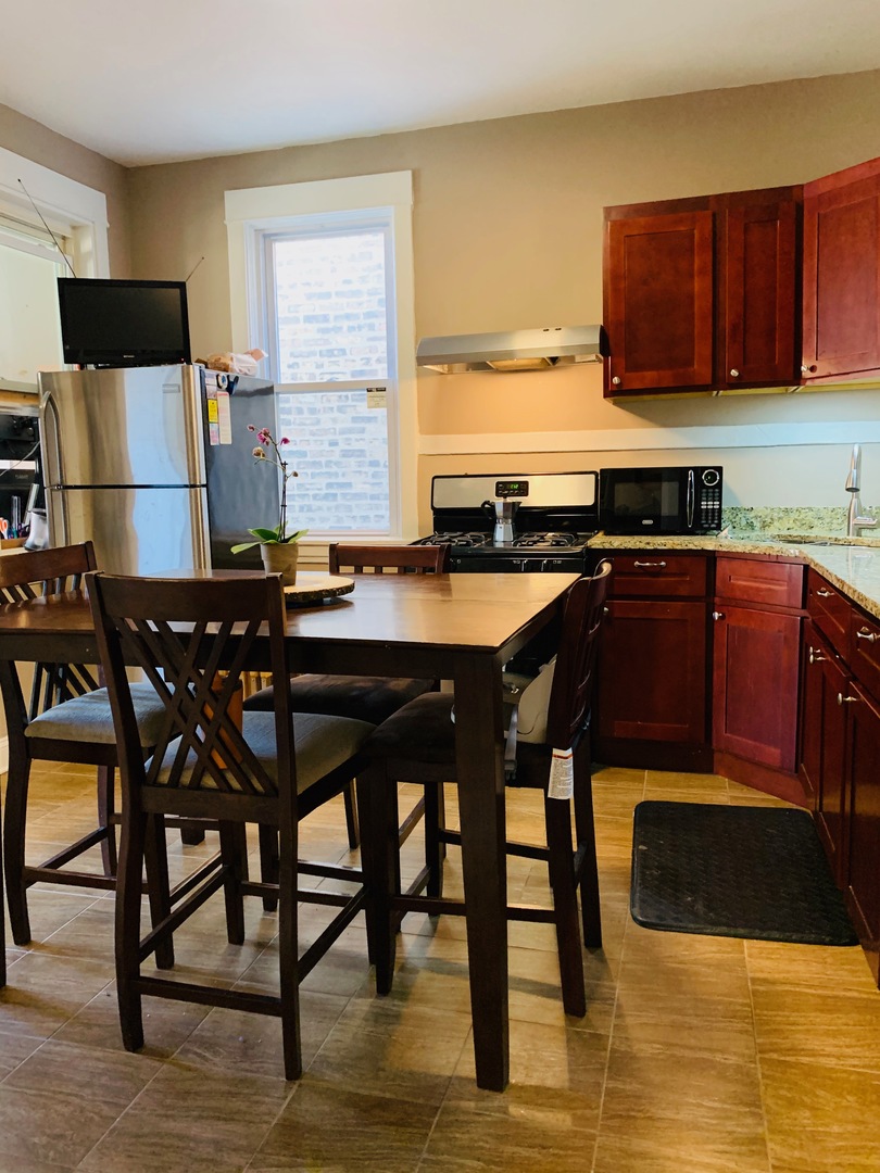 3837 N Kedzie Avenue