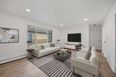 Tiny photo for 410 Wisconsin Avenue #503, Oak Park, IL 60302 (MLS # 12564968)