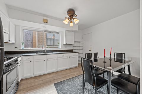 Tiny photo for 410 Wisconsin Avenue #503, Oak Park, IL 60302 (MLS # 12564968)