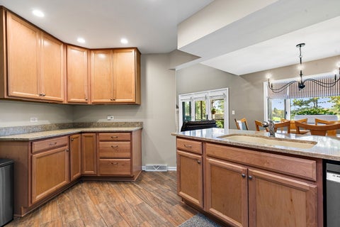 Tiny photo for 1606 Cypress Court, Hoffman Estates, IL 60169 (MLS # 12773922)