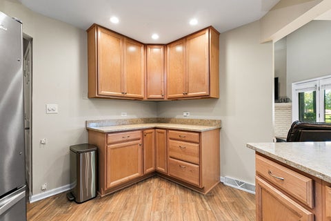 Tiny photo for 1606 Cypress Court, Hoffman Estates, IL 60169 (MLS # 12773922)