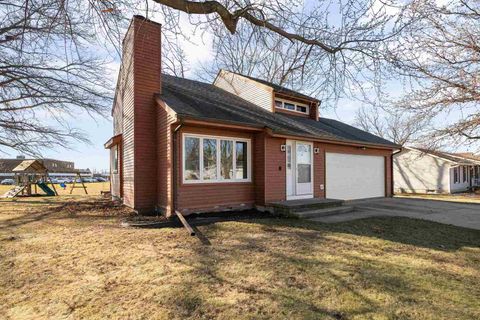 Tiny photo for 1037 Brookview Drive, Dewitt, IA 52742 (MLS # 100000673)