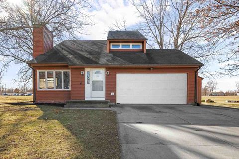 Photo of 1037 Brookview Drive, Dewitt, IA 52742 (MLS # 100000673)