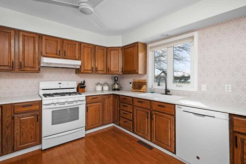 Tiny photo for 1037 Brookview Drive, Dewitt, IA 52742 (MLS # 100000673)