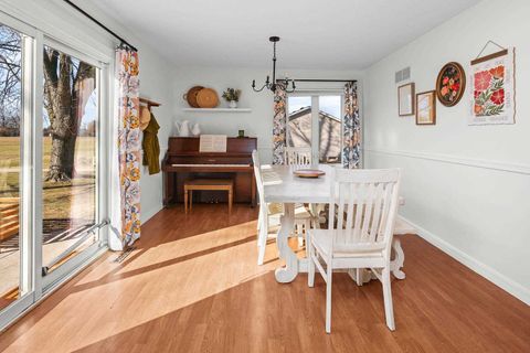 Tiny photo for 1037 Brookview Drive, Dewitt, IA 52742 (MLS # 100000673)