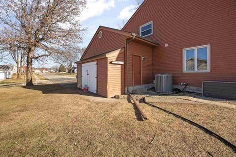Tiny photo for 1037 Brookview Drive, Dewitt, IA 52742 (MLS # 100000673)