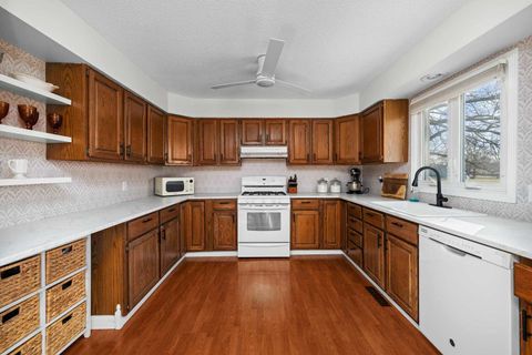 Tiny photo for 1037 Brookview Drive, Dewitt, IA 52742 (MLS # 100000673)