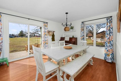 Tiny photo for 1037 Brookview Drive, Dewitt, IA 52742 (MLS # 100000673)