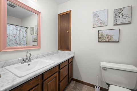 Tiny photo for 1037 Brookview Drive, Dewitt, IA 52742 (MLS # 100000673)