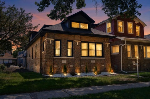 Tiny photo for 7625 S Clyde Avenue, Chicago, IL 60649 (MLS # 12791462)