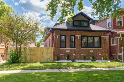 Photo of 7625 S Clyde Avenue, Chicago, IL 60649 (MLS # 12791462)